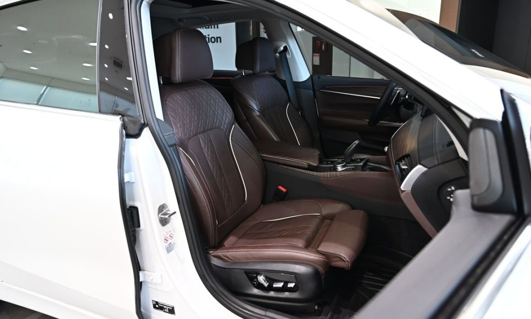 BMW Gran Turismo 630i xDrive Luxury, 2023