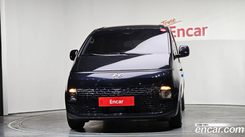 Hyundai Staria 4WD Tourer 9-Seater, 2023