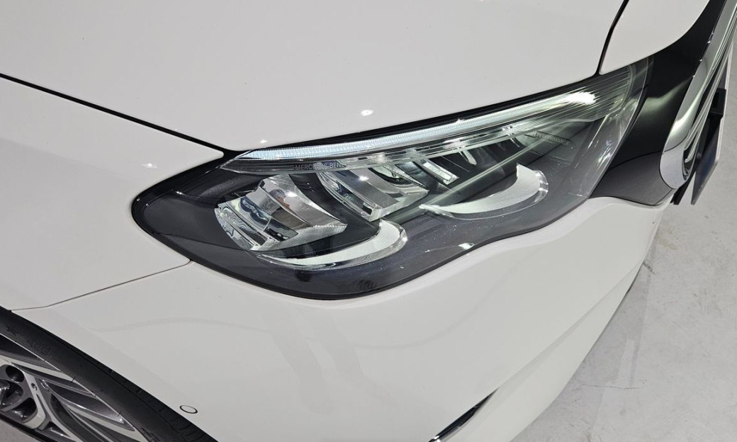 Mercedes-Benz E-Class E220d 4MATIC Exclusive, 2025