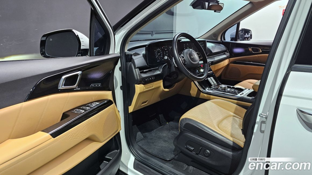 Kia Carnival 9-Seater Signature, 2023