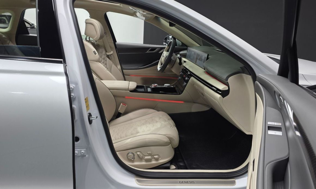 Genesis G80 Gasoline 2.5 Turbo 2WD, 2025