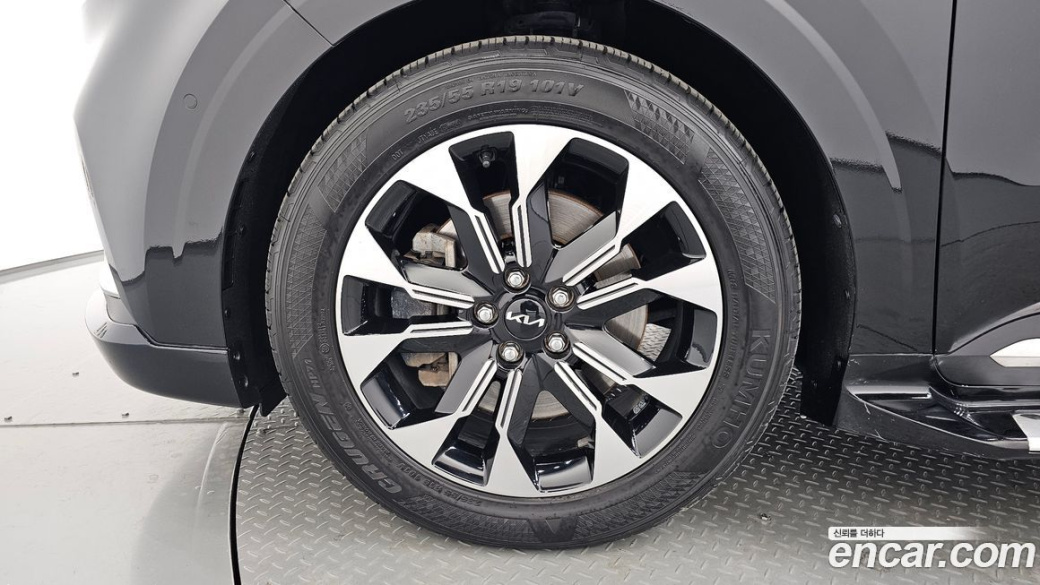 Kia Carnival 9-Seater Hi-Limousine, 2022