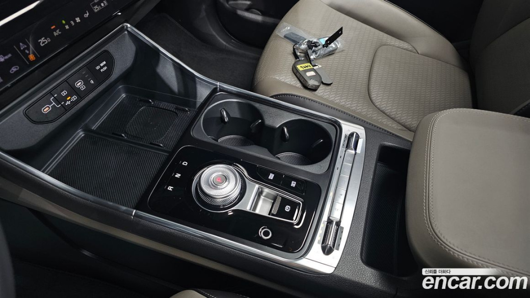 Kia Carnival 7-Seater Gravity, 2024