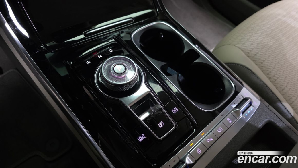 Kia Carnival 9-Seater Signature, 2023
