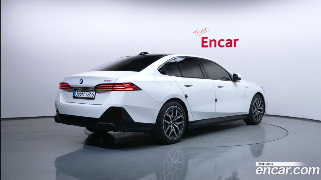 BMW 5-Series 520i M Sport, 2025