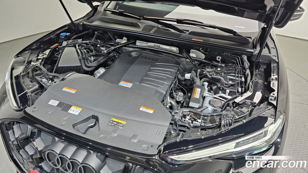 Audi Q5 40 TDI Quattro S Line Black Edition, 2025