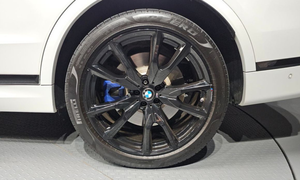 BMW X7 M60i xDrive M sport 6STR, 2025