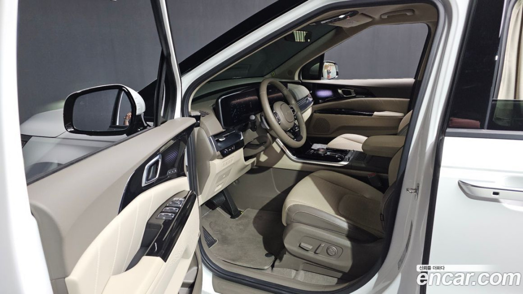 Kia Carnival 7-Seater Hi-Limousine, 2023