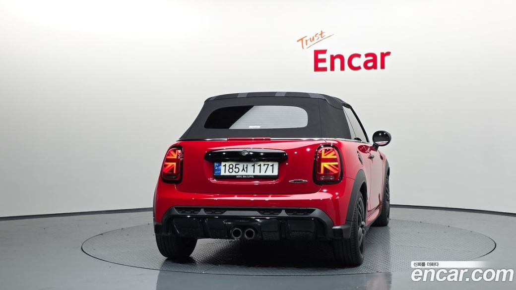 Mini Cooper Convertible JCW, 2023