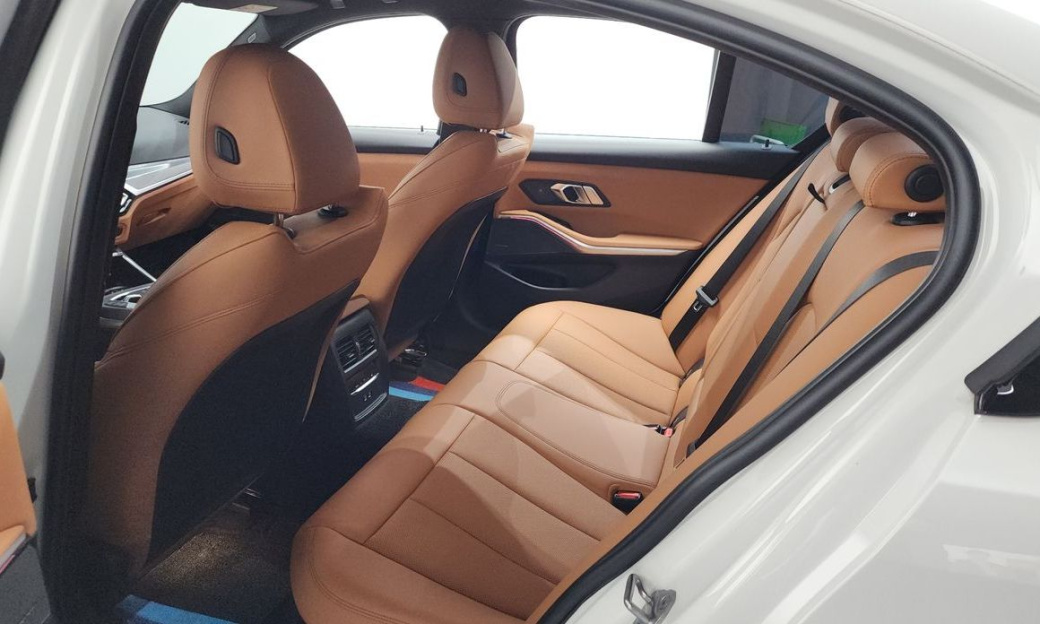 BMW 3-Series 320i M Sport, 2024