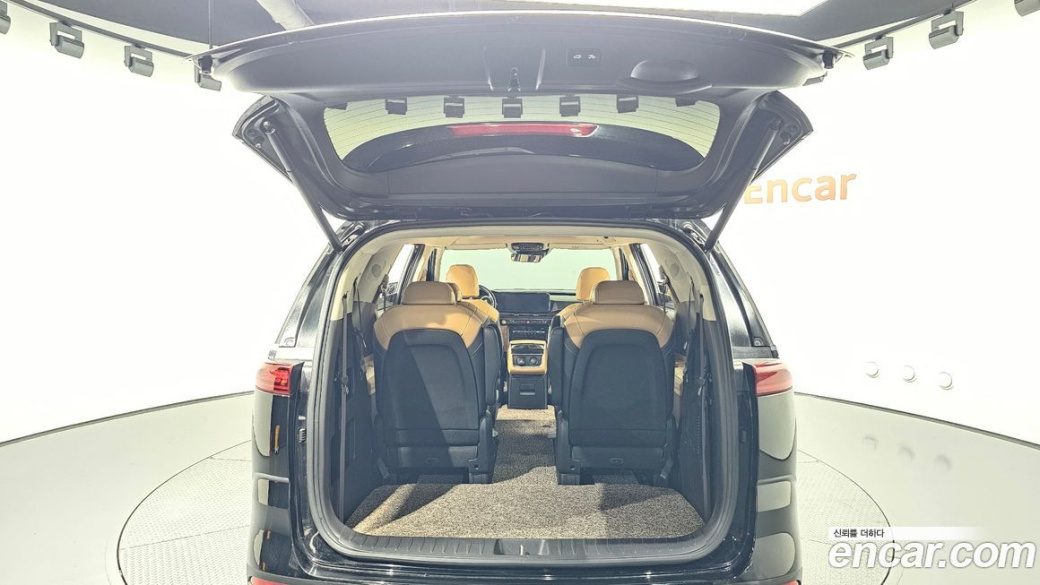Kia Carnival 9-Seater Signature, 2023