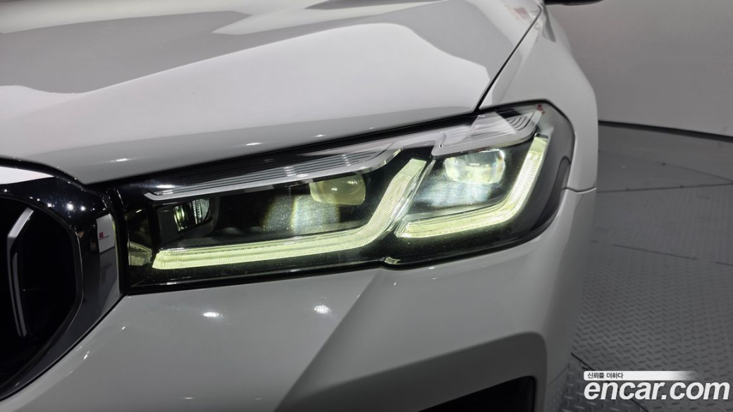 BMW 5-Series 520i M Sport, 2023