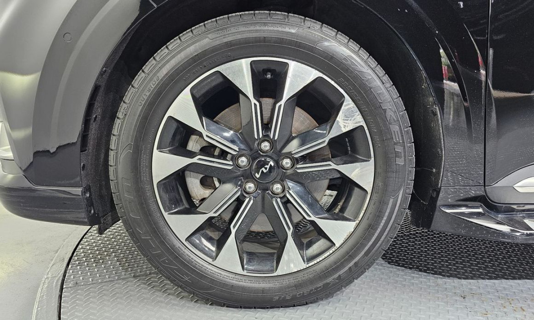 Kia Carnival 9-Seater Hi-Limousine, 2023