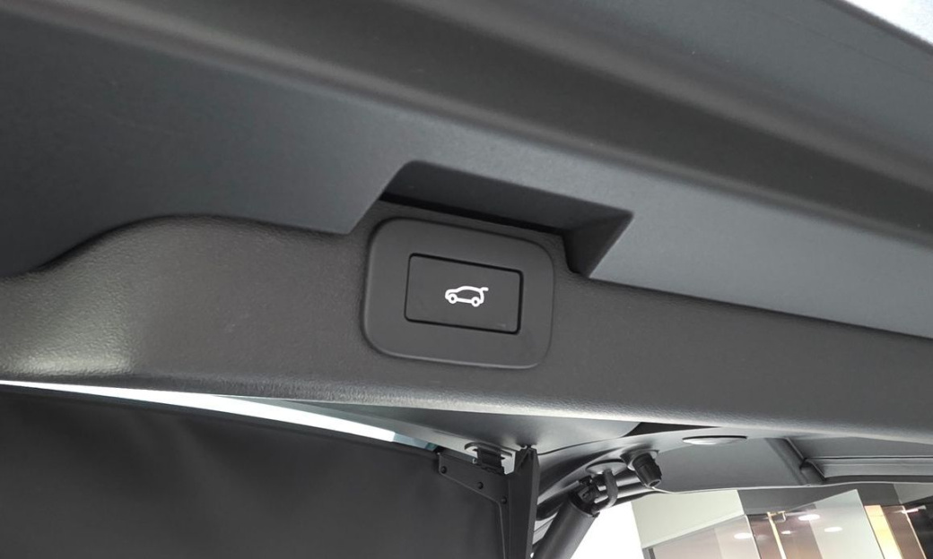 Land Rover Discovery D300 Dynamic HSE, 2024