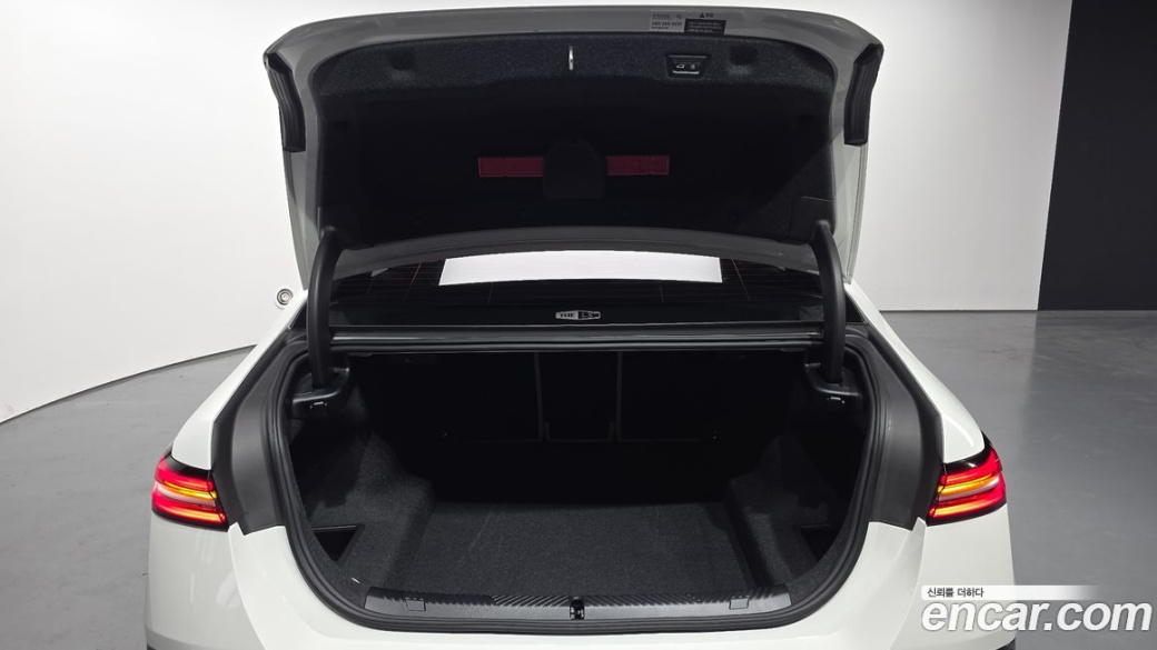 BMW 5-Series 520i M Sport, 2025