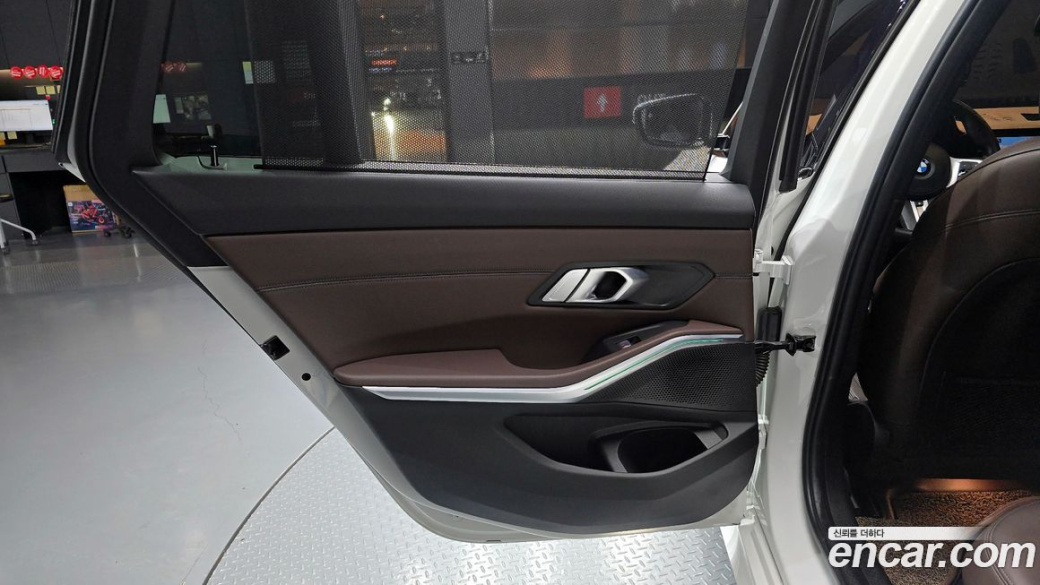 BMW 3-Series 320d Touring M Sport, 2022
