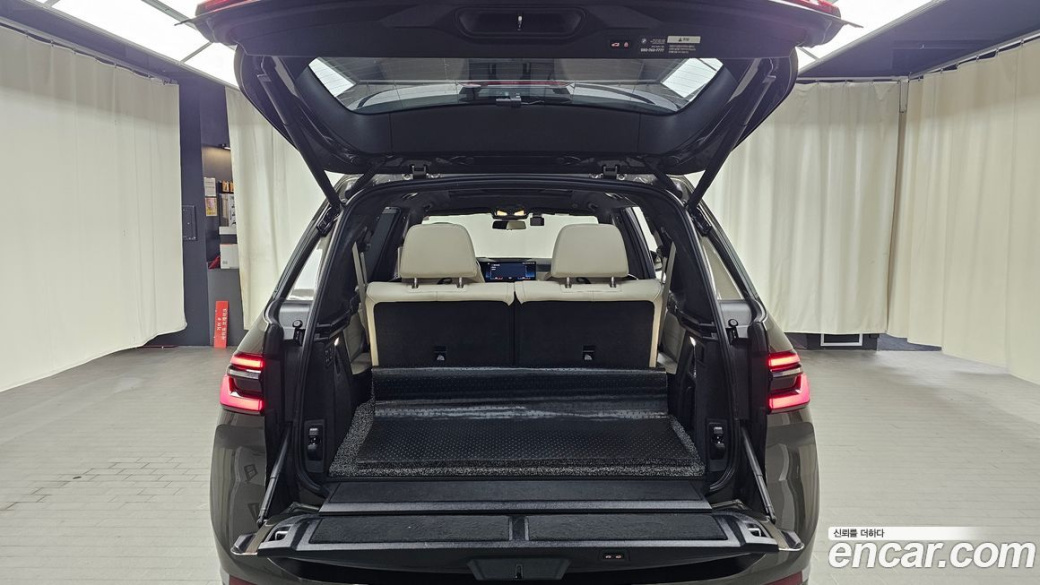 BMW X7 xDrive 40i Design Pure Excellence 6-Seater, 2023