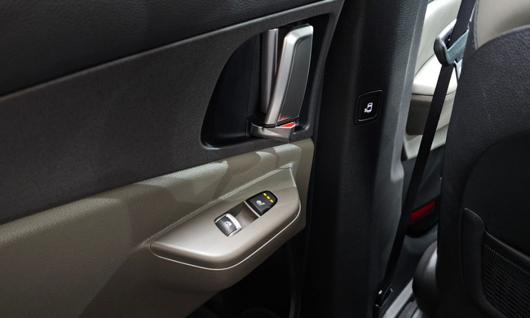 Kia Carnival 9-Seater Noblesse, 2024