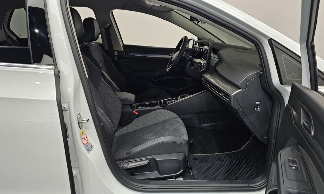 Volkswagen Golf 2.0 TDI Premium, 2025
