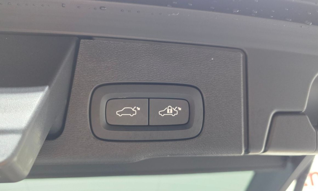 Volvo XC60 B5 Inscription, 2022
