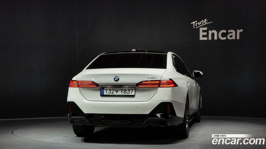 BMW 5-Series 520i M Sport, 2024