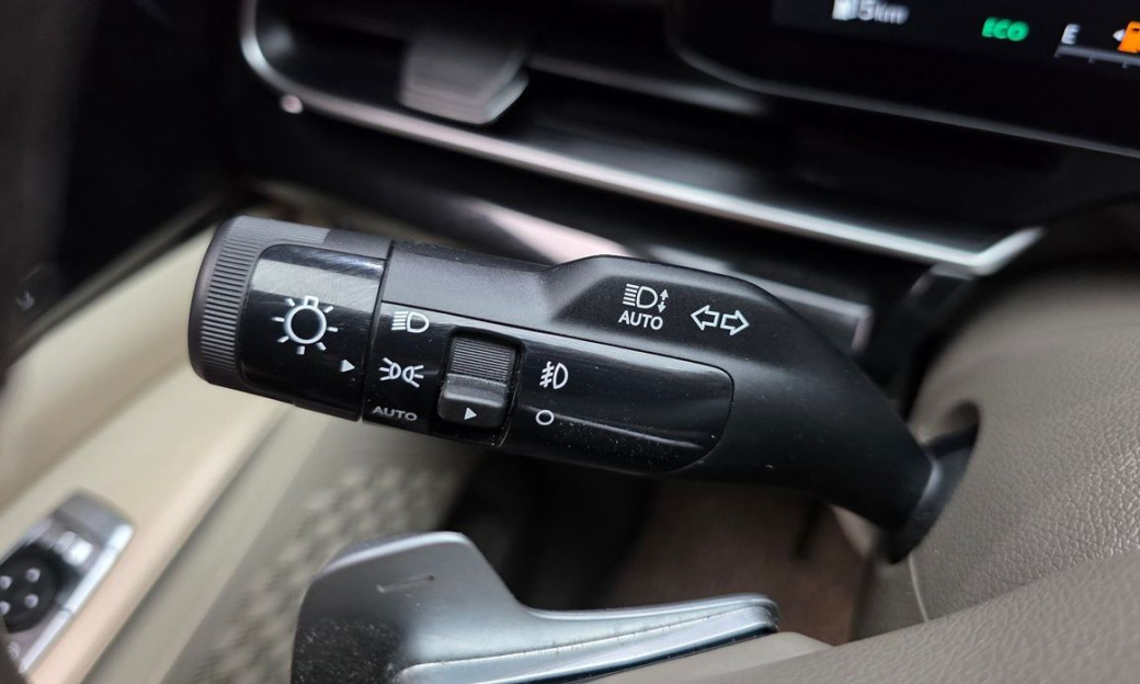 Kia Carnival 9-Seater Signature, 2025