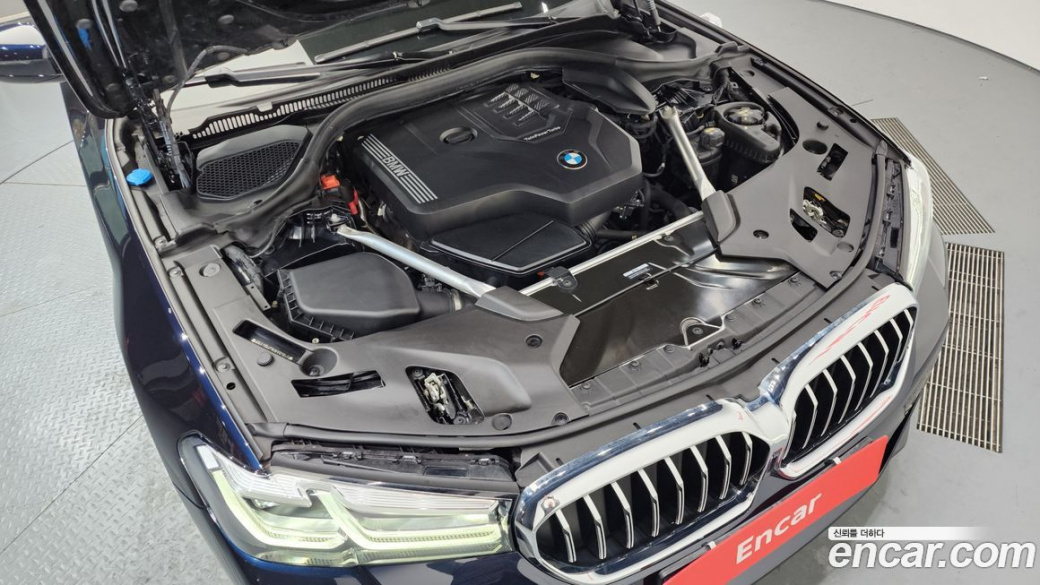 BMW 5-Series 520i M Sport, 2022