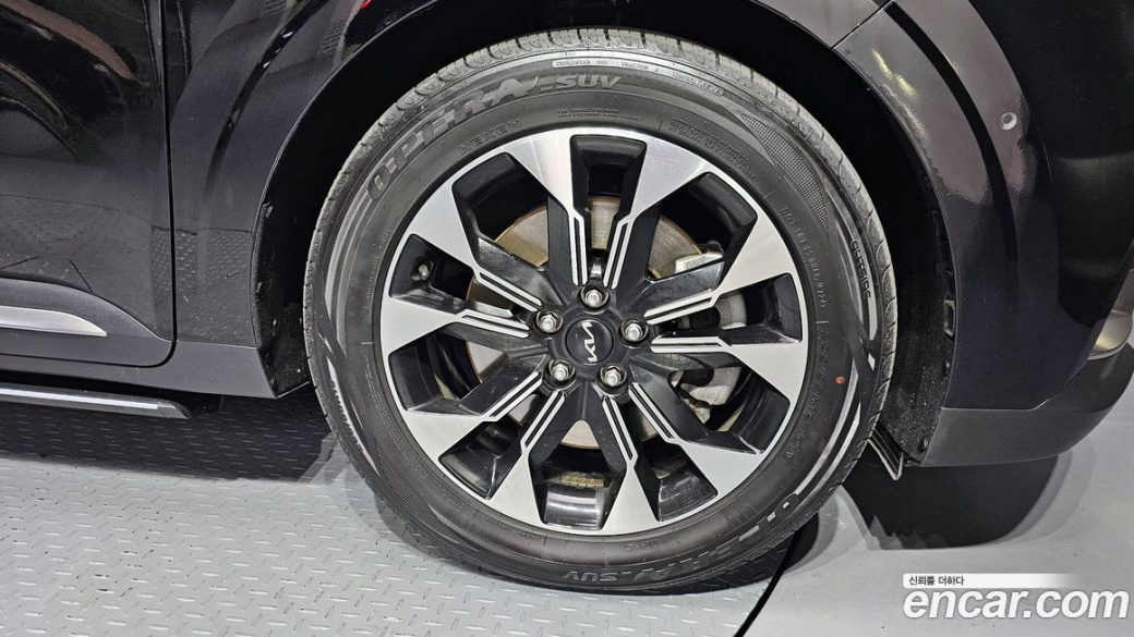 Kia Carnival 7-Seater Signature, 2023