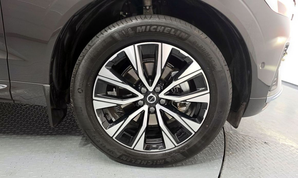 Volvo XC60 B5 Ultra Bright, 2025
