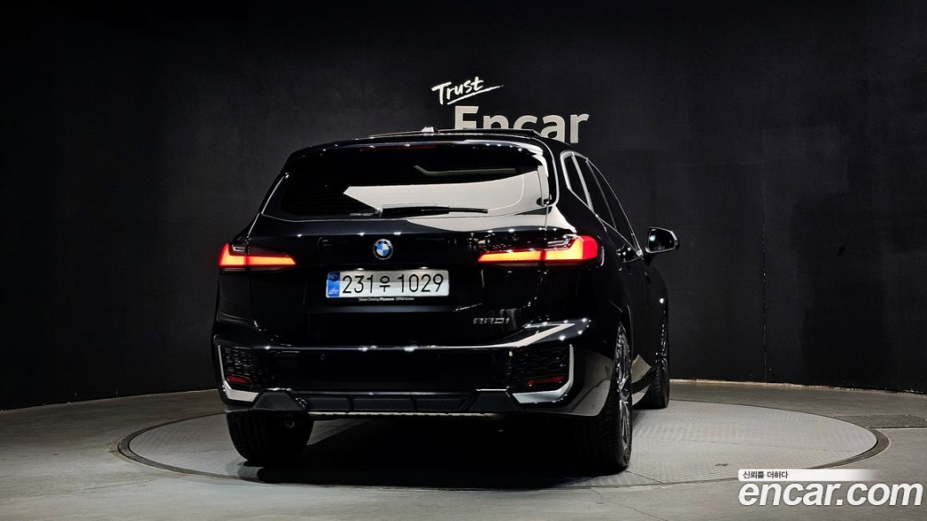 BMW 2-Series 220i M Sport Design, 2025