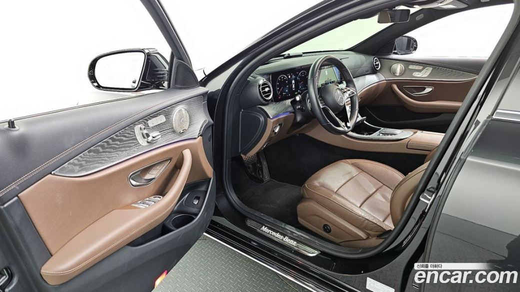 Mercedes-Benz E-Class E350 4MATIC Exclusive, 2023