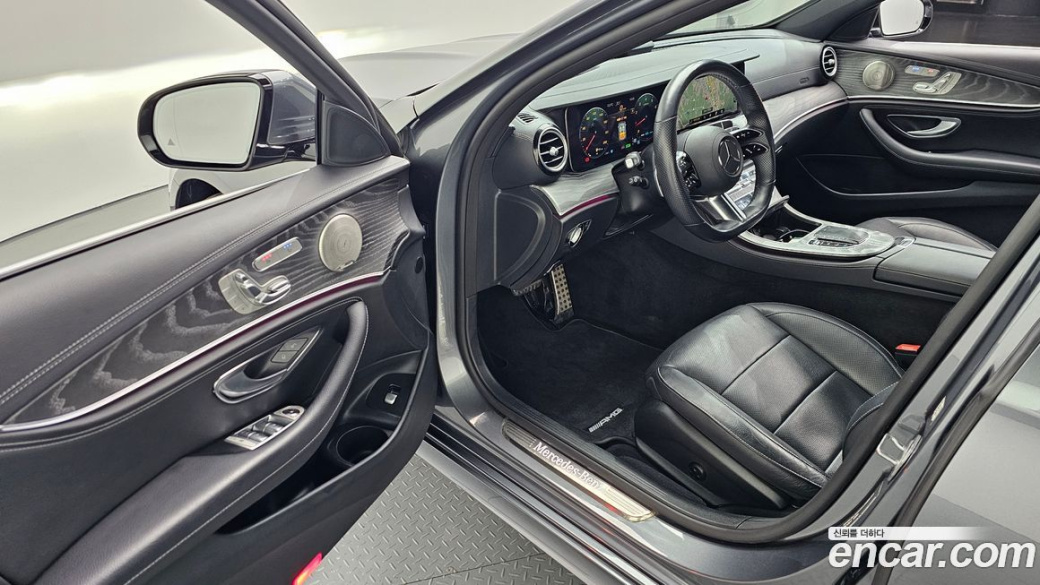 Mercedes-Benz E-Class E350 4MATIC AMG Line, 2022