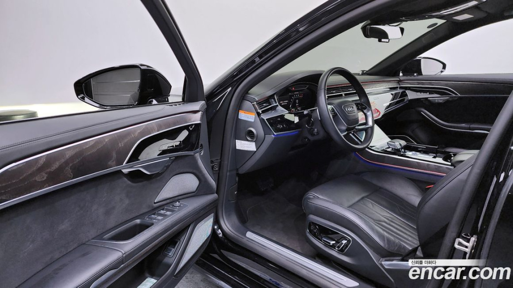 Audi A8 55 TFSI Quattro Premium LWB, 2022