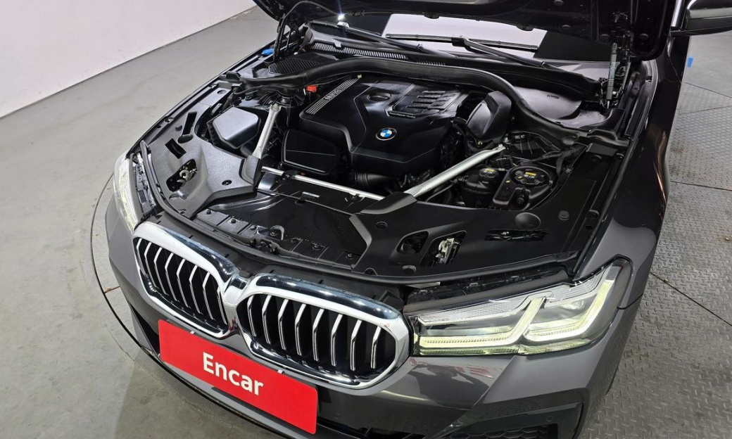 BMW 5-Series 520i M Sport, 2022