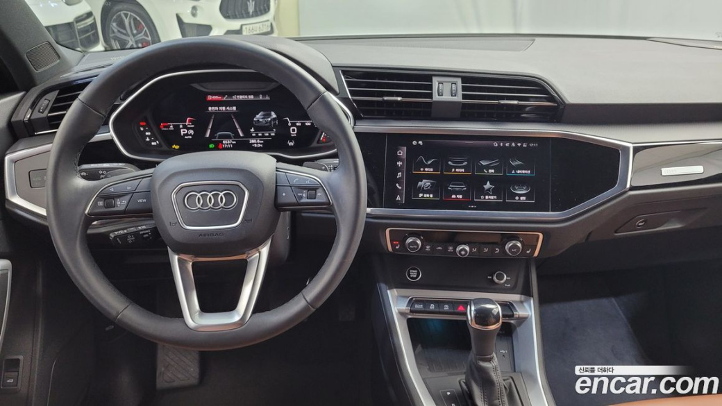 Audi Q3 35 TDI Premium, 2025