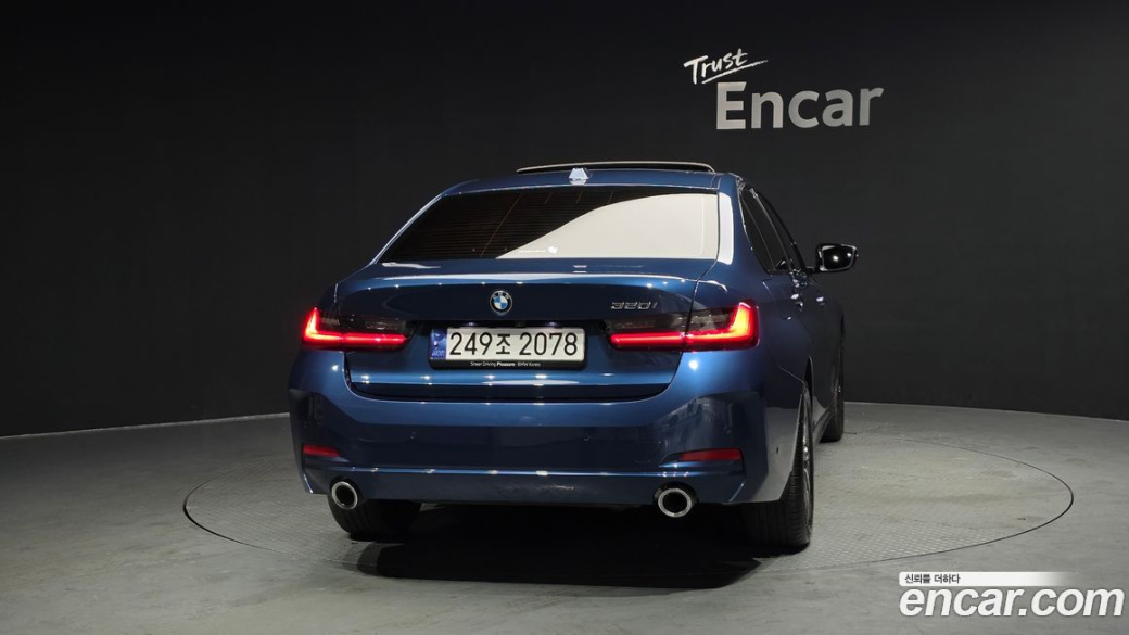 BMW 3-Series 320i, 2024