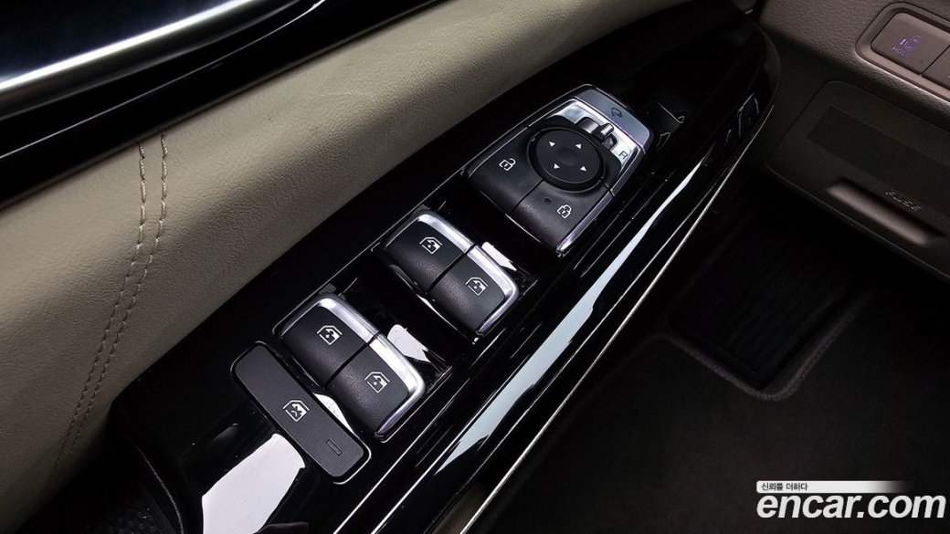 Kia Carnival 9-Seater Hi-Limousine, 2023