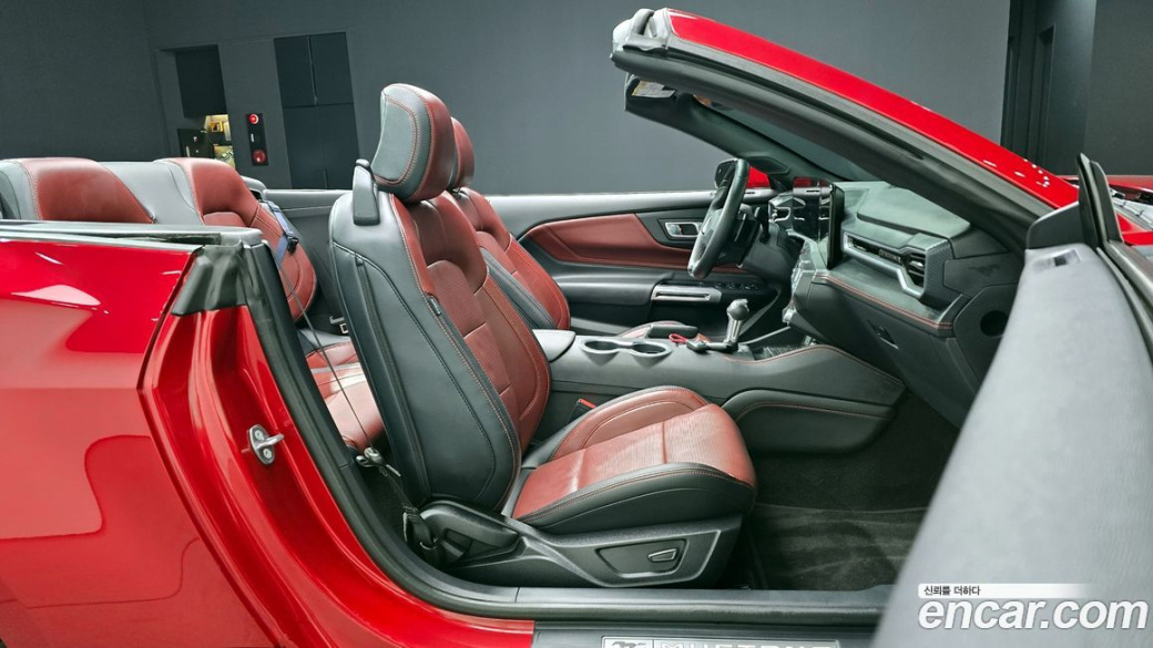 Ford Mustang 5.0 GT Premium Convertible, 2024