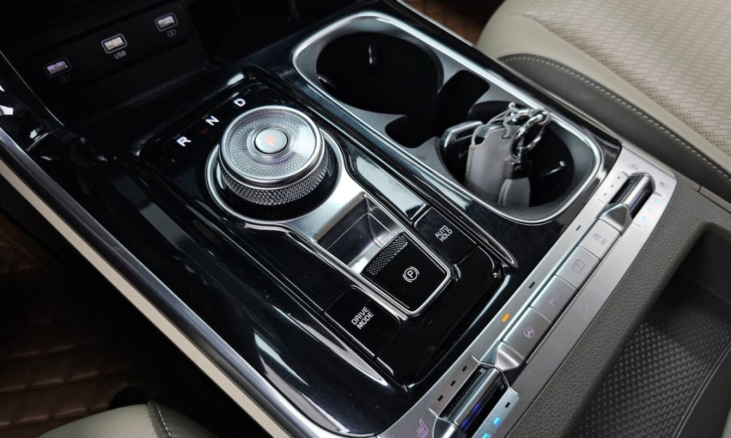 Kia Carnival 7-Seater Signature, 2022