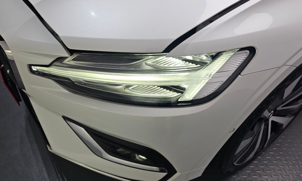 Volvo S60 B5 Ultimate Bright, 2023