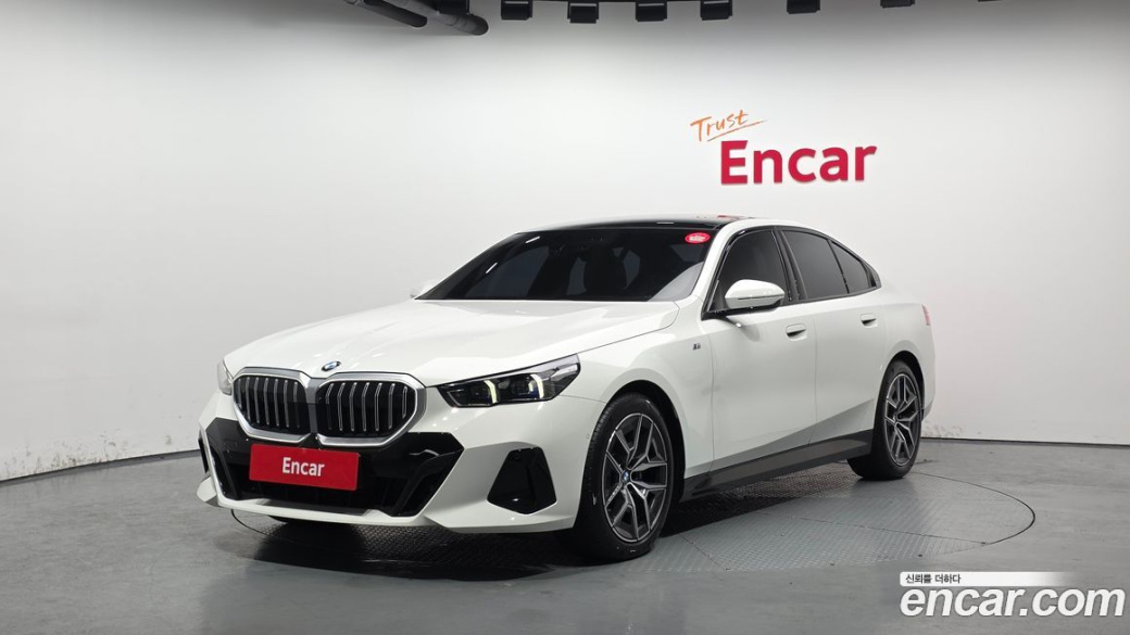 BMW 5-Series 520i M Sport, 2025