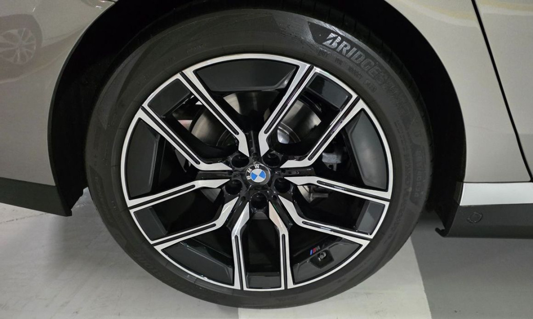 BMW 7-Series 740d xDrive M Sport, 2025