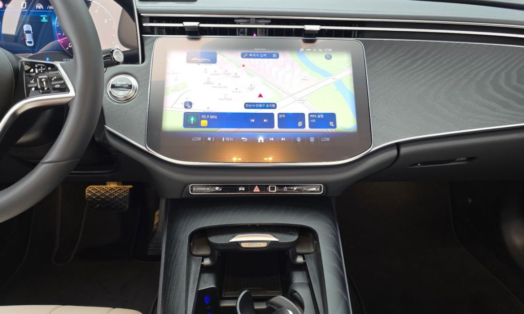 Mercedes-Benz E-Class E200 Avantgarde, 2025