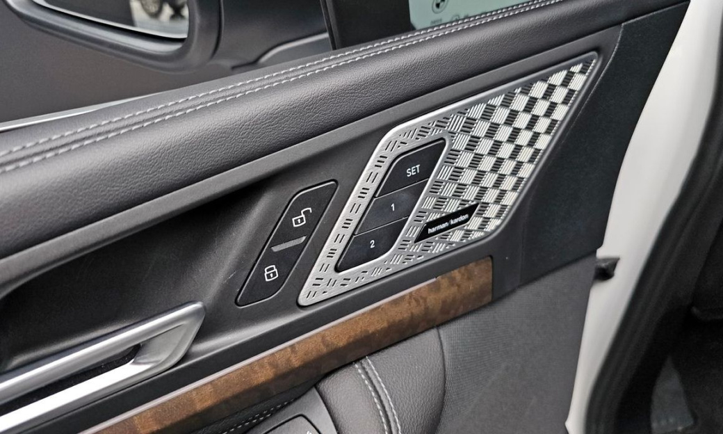 BMW 2-Series 220i Luxury, 2023