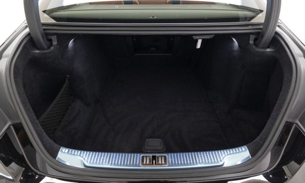 Mercedes-Benz S-Class S500 4MATIC, 2026