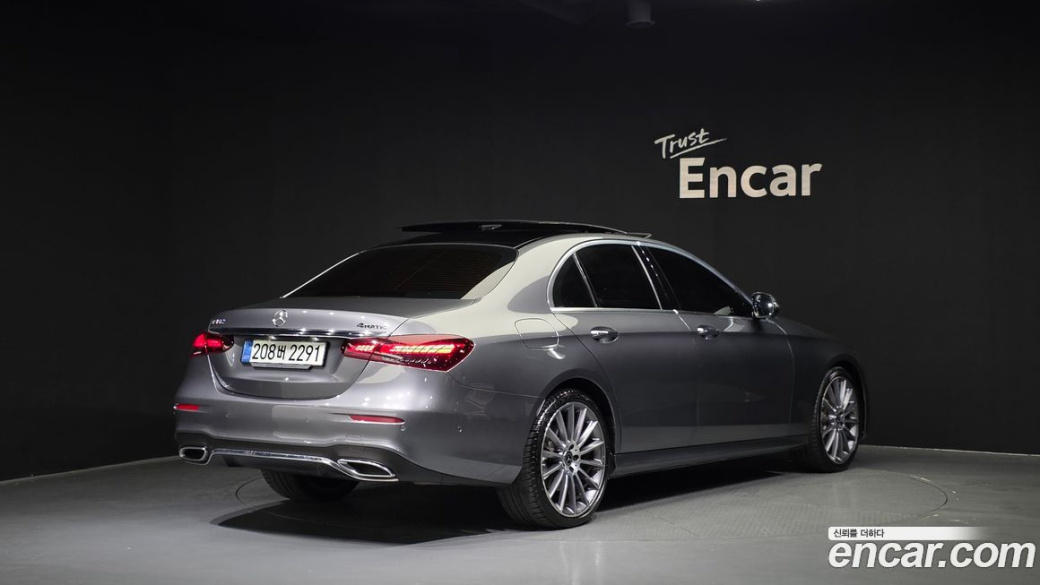 Mercedes-Benz E-Class E350 4MATIC AMG Line, 2022