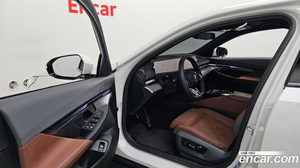 BMW 5-Series 530i xDrive M Sport, 2024