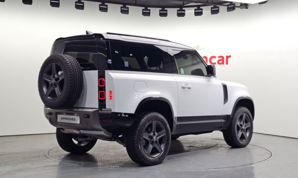 Land Rover Defender 90 D250 X-Dynamic SE, 2025