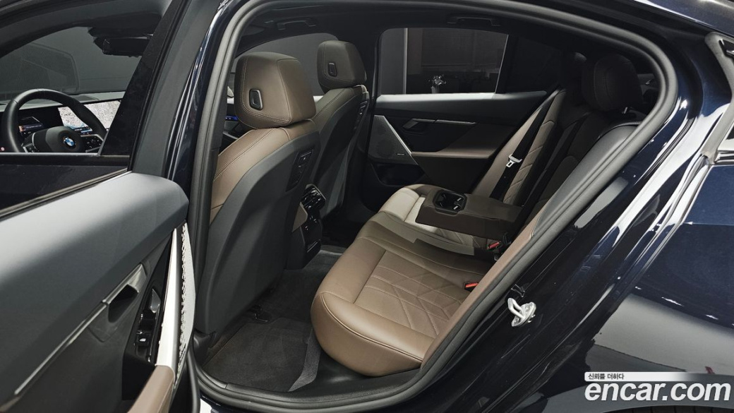 BMW 5-Series 520i M Sport, 2025
