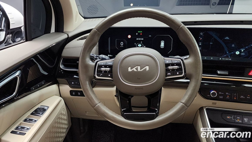 Kia Carnival 7-Seater Signature, 2024